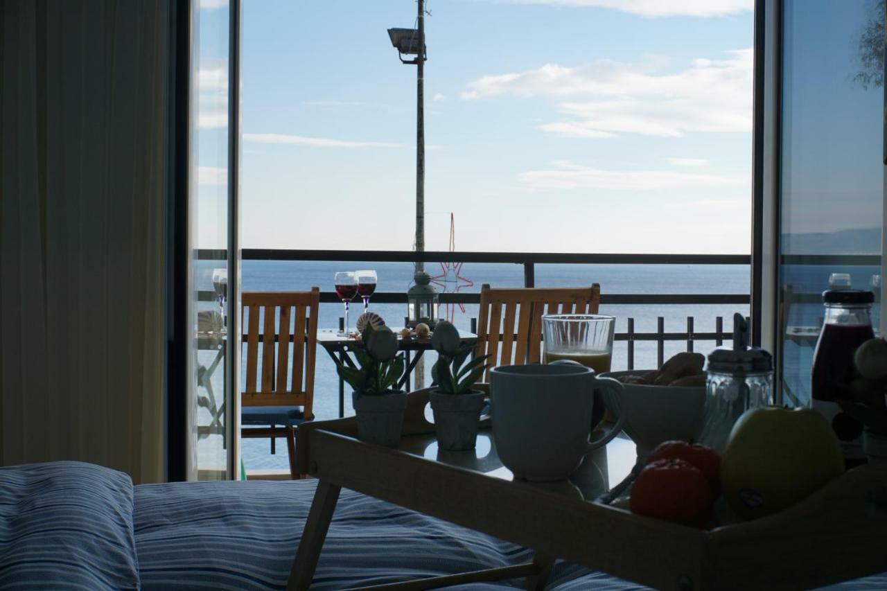 Seaview Apartment Piraeus Exterior photo
